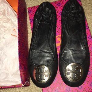 Tory burch reva black flat gold sz 8